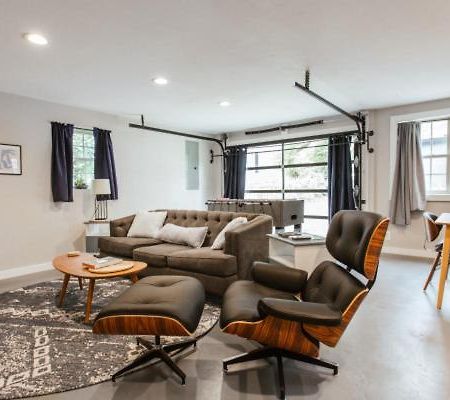 Greenway Garage With Firepit Атенс Екстериор снимка